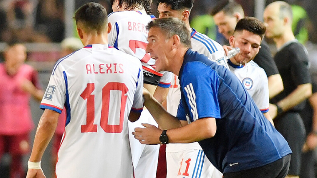 Alexis sobre la renuncia de Berizzo: Es injusto y un poco de responsabilidad de los jugadores