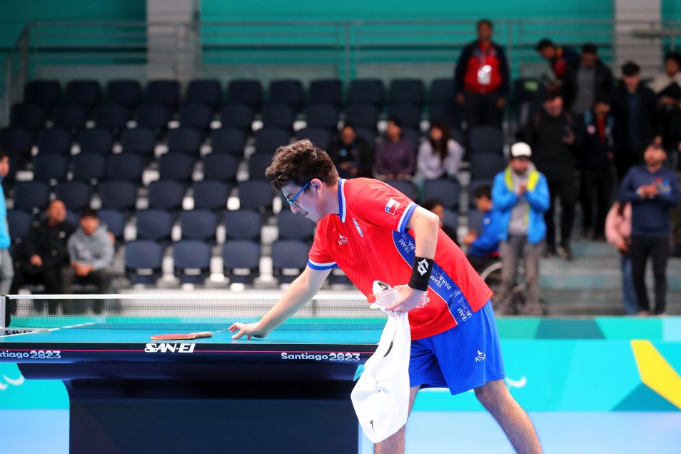 Lucas Pavez logró su primer triunfo en el Para tenis de mesa en Santiago 2023