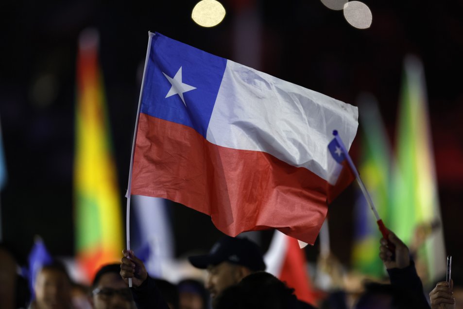 Tamara Leonelli y Vicente Almonacid lideraron el desfile del Team ParaChile en el Nacional