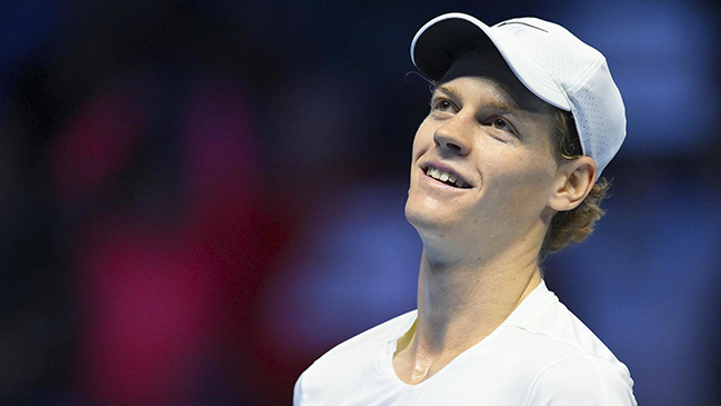 Jannik Sinner y Novak Djokovic se enfrentan en la definición de las Finales ATP