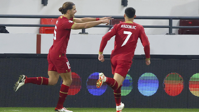 Srdan Babic selló el empate que permitió a Serbia sacar boletos a su primera Eurocopa