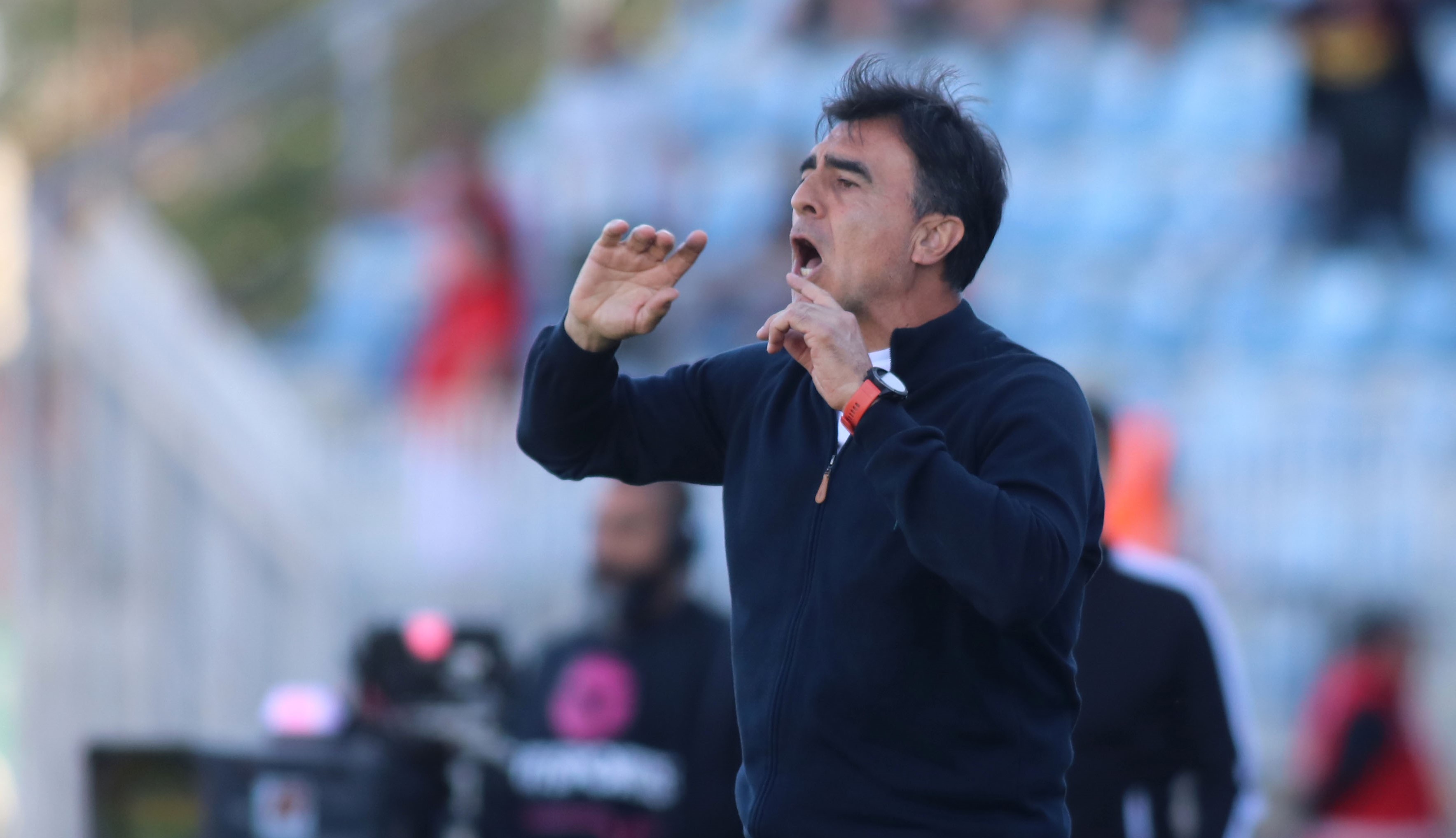 En el entorno de Gustavo Quinteros sostienen que ve como algo atractivo llegar a La Roja