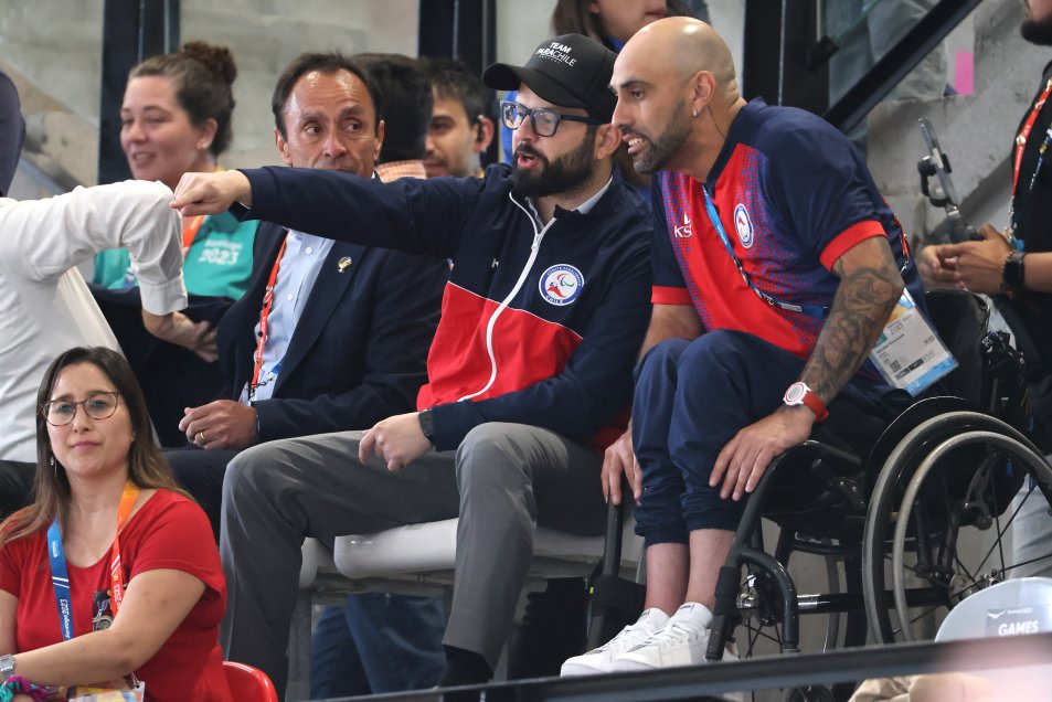 Presidente Boric alentó a Chile en el rugby en silla de ruedas y compartió con los jugadores
