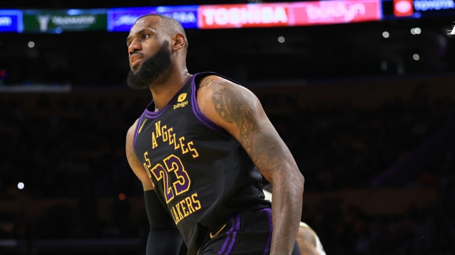LeBron James se convirtió en el primer jugador de la NBA que supera los 39.000 puntos