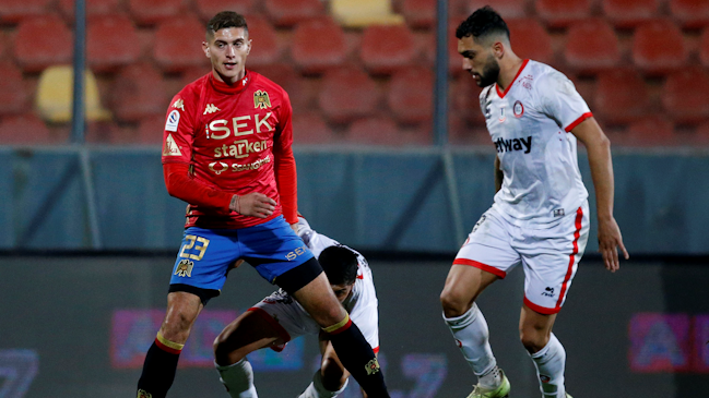 Unión La Calera y Unión Española se citan con la zona de copas internacionales en la mira