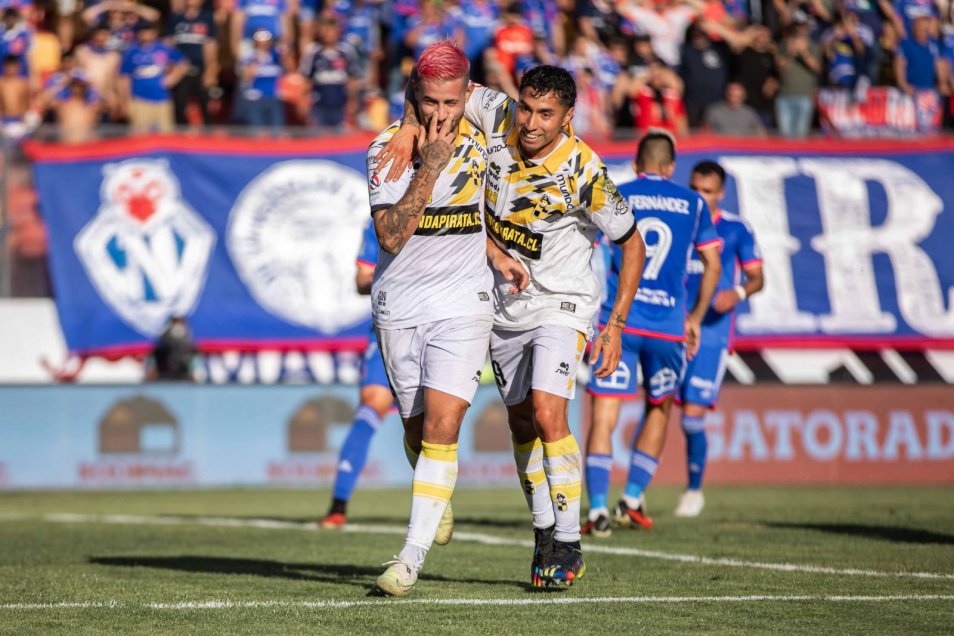 Rodrigo Holgado le dio dos mazazos a la U y lideró victoria de Coquimbo Unido