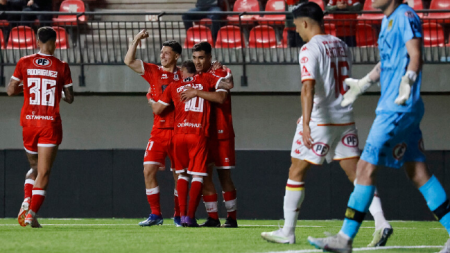 La Calera goleó a Unión Española y dio un paso hacia la Sudamericana
