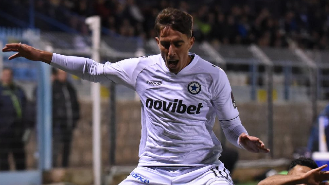 Diego Valencia falló un penal en empate de Atromitos