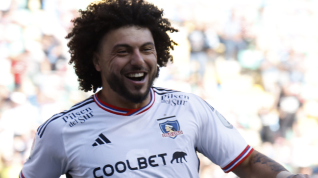 [VIDEO] Maximiliano Falcón pateó en el trasero a Candia y cometió penal