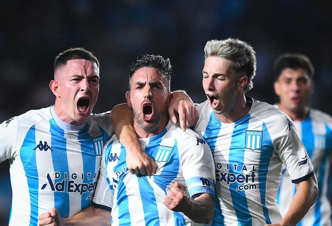 Racing de Gabriel Arias goleó a Belgrano y ganó su zona en la Copa de la Liga de Argentina