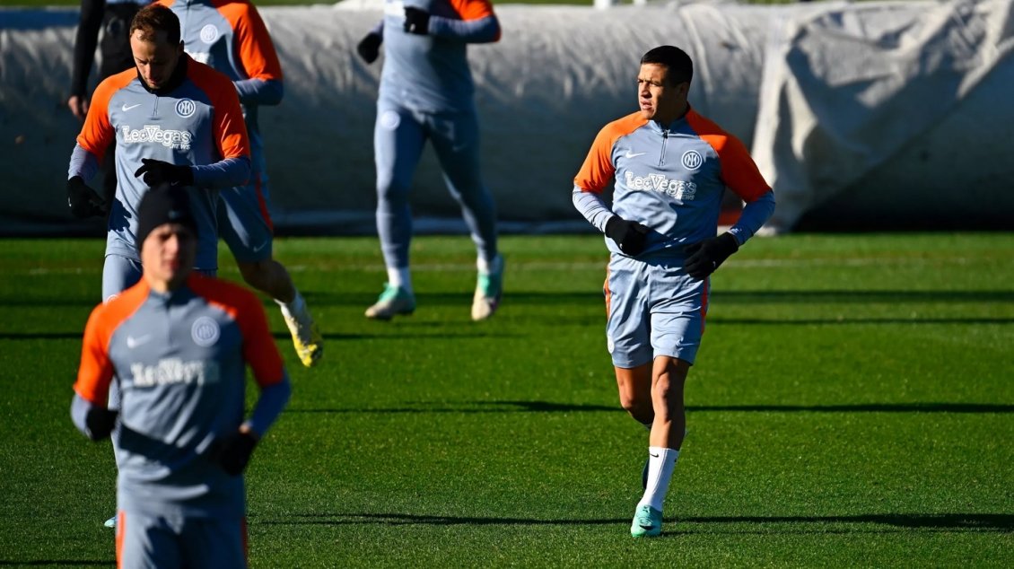 Alexis Sánchez fue parte de la práctica de Inter a la espera de duelo ante Benfica
