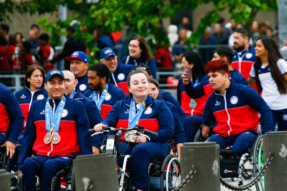 Presidente Boric recibió a los representantes del Team ParaChile en La Moneda