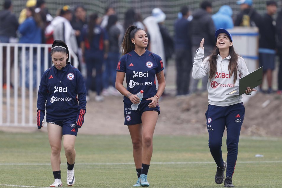 La Roja de Luis Mena inició sus entrenamientos de cara a los amistosos contra Perú
