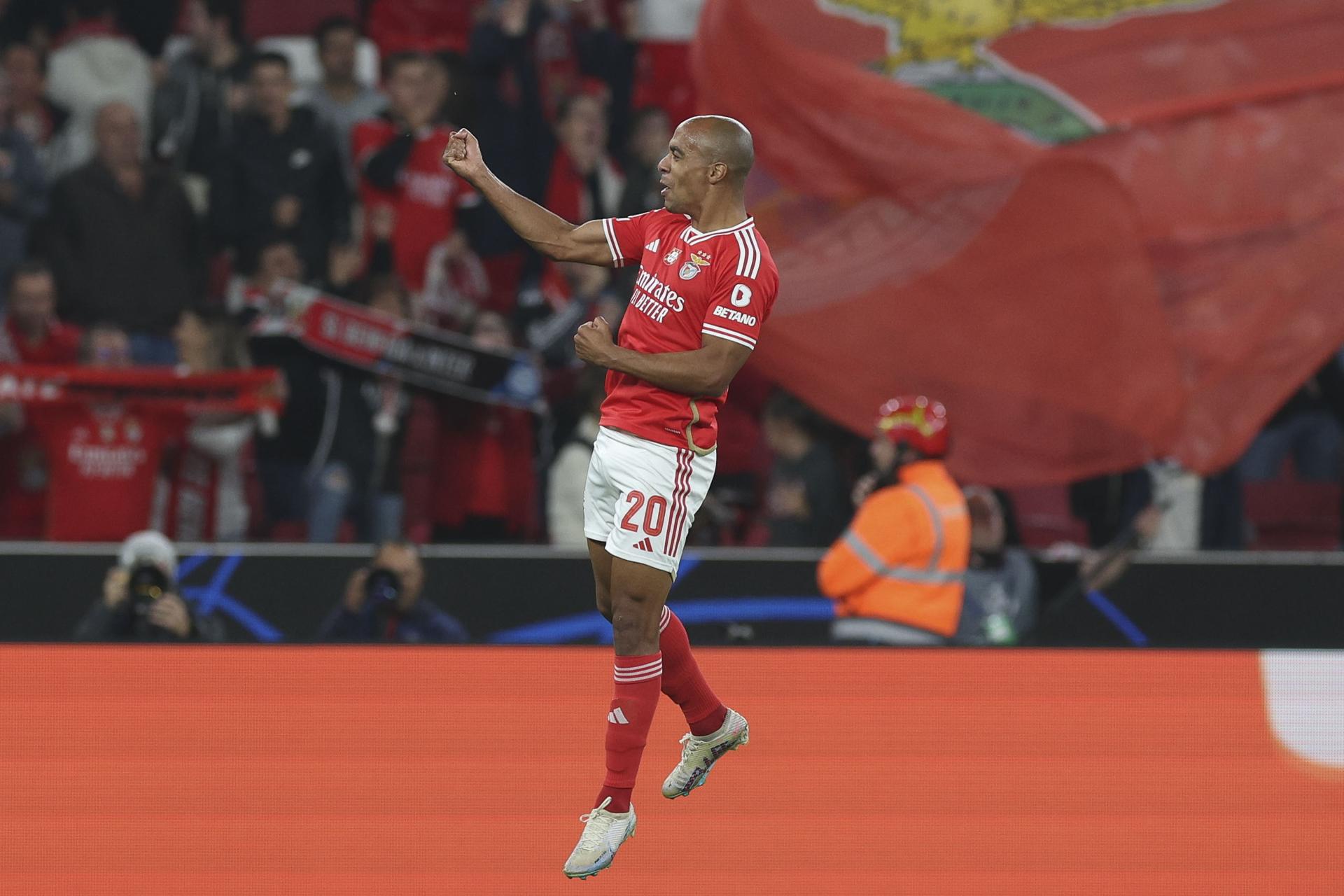 Joao Mario sorprendió con un triplete para Benfica ante Inter en el primer tiempo