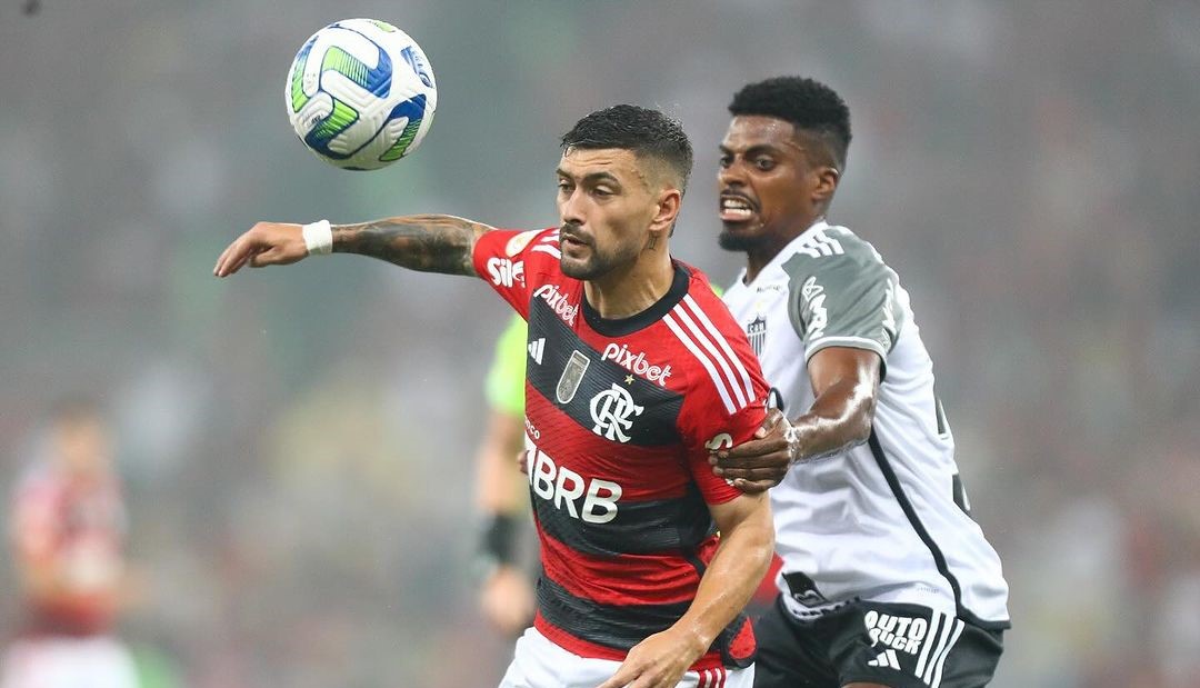 Flamengo cedió terreno en la pelea por el título en Brasil tras sufrir goleada ante Atlético Mineiro