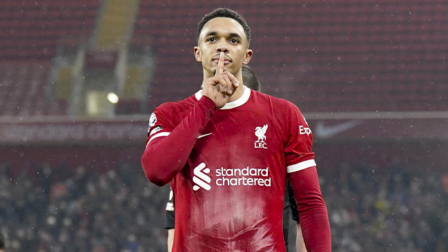 Liverpool se impuso a Fulham en una intenso partido en Anfield