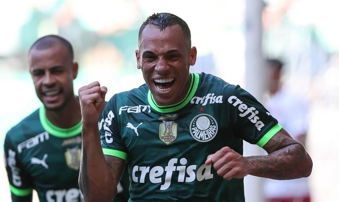 Palmeiras doblegó a Fluminense y quedó a un paso del título en Brasil