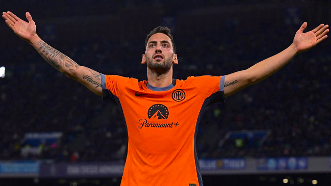 Calhanoglu, Barella y Thuram comandaron goleada de Inter sobre Napoli