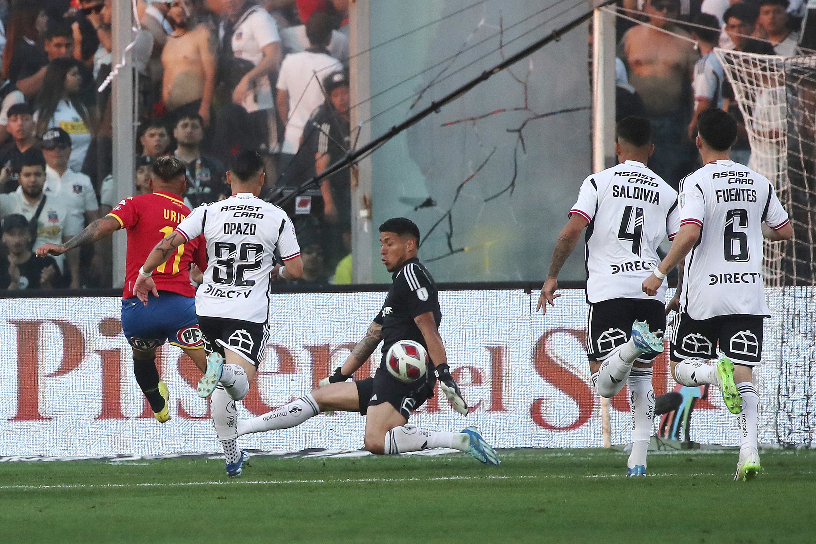 Unión Española tomó ventaja con gol de Ariel Uribe y golpeó a Colo Colo