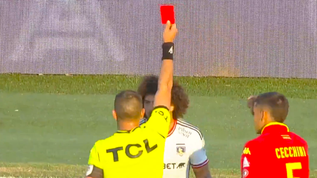 La expulsión de Maximiliano Falcón que complicó aún más a Colo Colo ante Unión Española