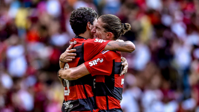Filipe Luís salió ovacionado en el Maracaná tras poner punto final a su carrera