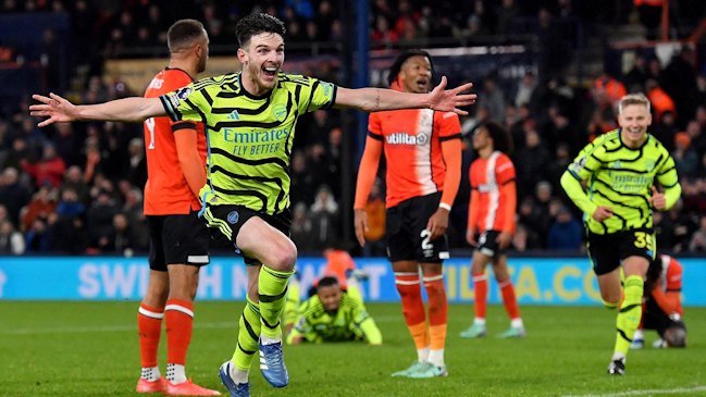 Declan Rice anotó el agónico gol del triunfazo de Arsenal en su visita a Luton Town