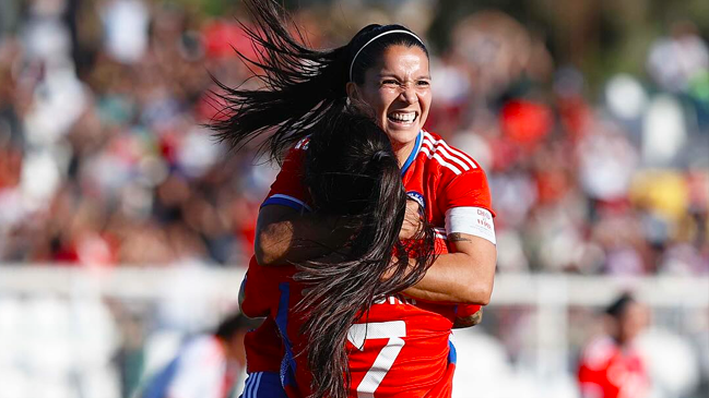 La Roja femenina despidió el año con goleada ante Perú en La Cisterna