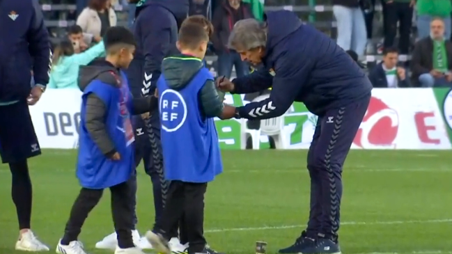 El gran gesto de Manuel Pellegrini con los pasapelotas en el Estadio Villanovense