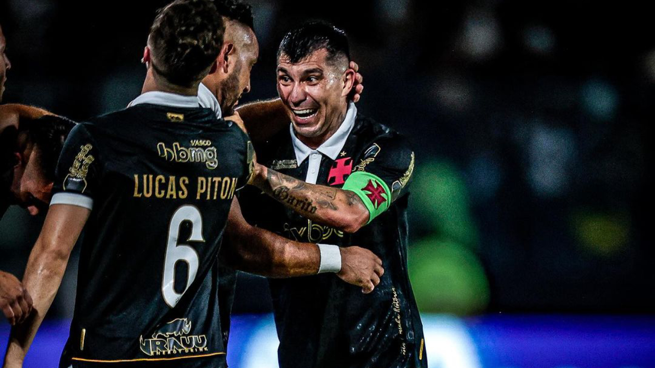 Vasco da Gama de Gary Medel se salvó del descenso en Brasil tras batir a Bragantino