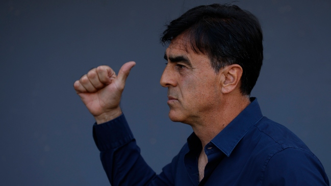 En Argentina aseguraron que dirigentes de Racing se reunirán con Gustavo Quinteros