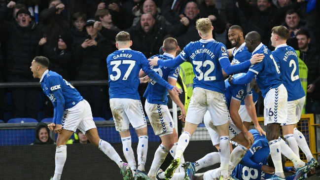 Everton respiró en el fondo de la tabla de la Premier League con victoria sobre Chelsea