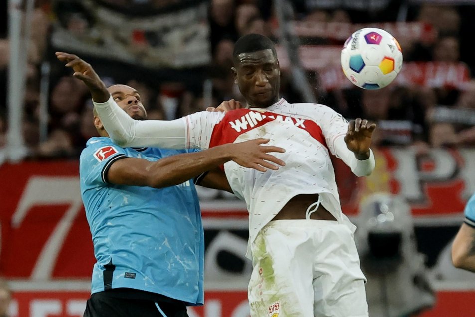 Bayer Leverkusen estiró su ventaja en la cima de la Bundelsiga tras empate con Stuttgart