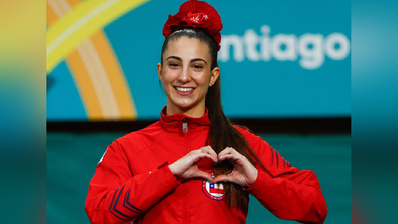 Valentina Toro fue distinguida como mejor karateca por el Círculo de Periodistas Deportivos