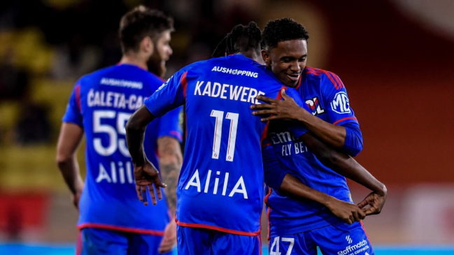 Guillermo Maripán vio desde la banca la caída de Mónaco sobre la hora ante Lyon