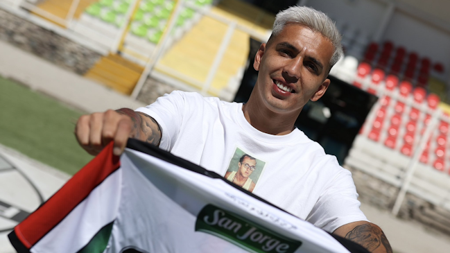 Palestino comunicó la renovación de Joe Abrigo hasta la temporada 2026