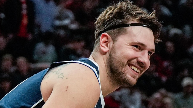 Doncic logró su quinto triple doble de la temporada en victoria de Mavericks