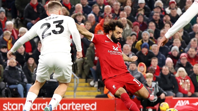 Manchester United frenó la campaña perfecta de local de Liverpool y le hizo perder el liderato