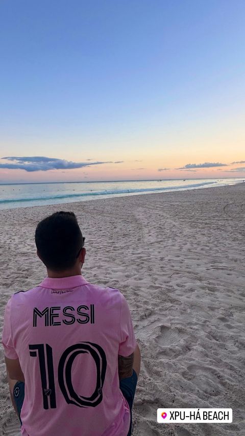 Matías Zaldivia disfruta de sus vacaciones con la camiseta de Messi