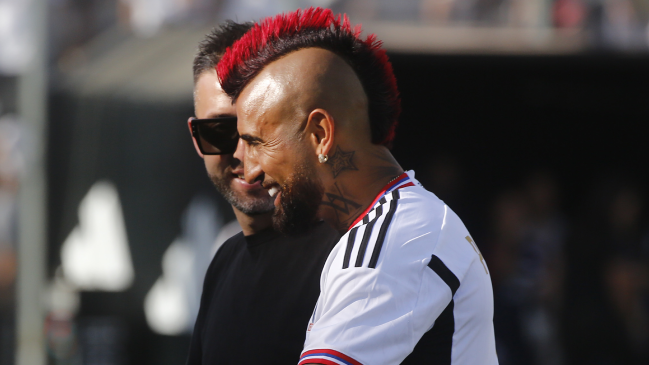 Arturo Vidal criticó la salida de Quinteros de Colo Colo