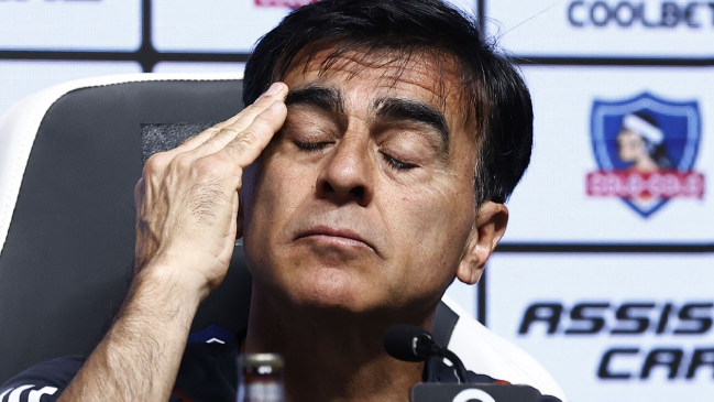 Presidente del CSyD Colo Colo: No me parece que el técnico se reúna con representantes