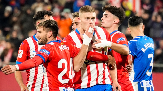 Girona derrotó con contundencia a Alavés y sostuvo su liderato en La Liga española