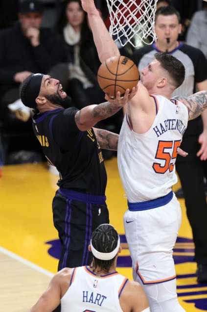 New York Knicks le ganó una dura batalla a los Lakers en la NBA