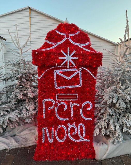 Gabriel Suazo disfrutó en familia la previa navideña en las calles de Toulouse