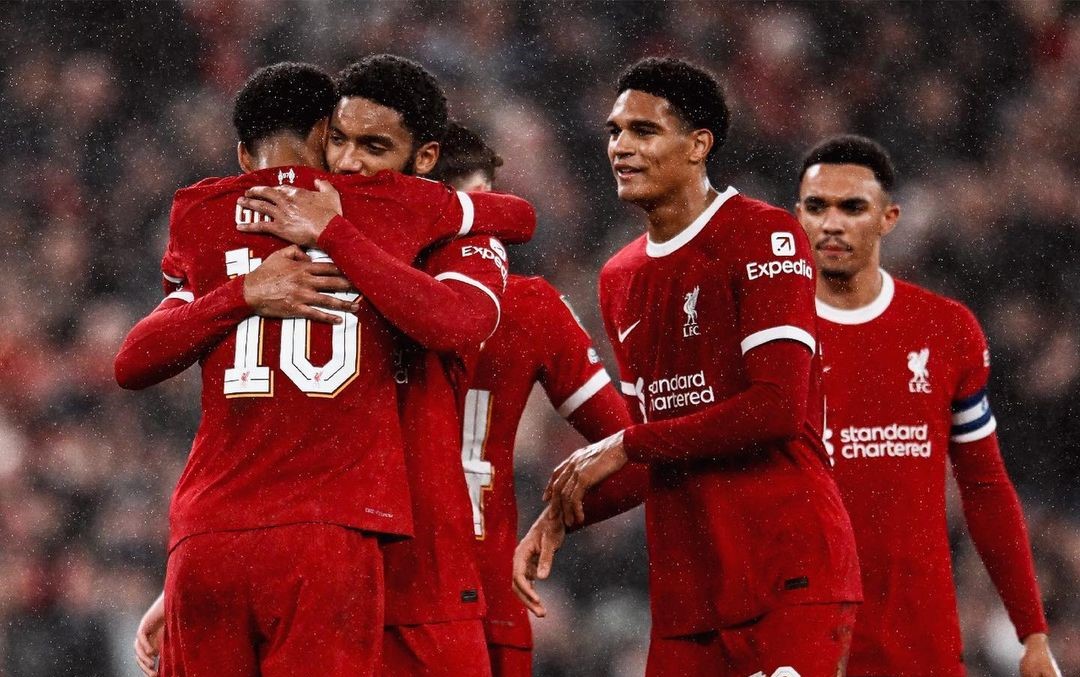 Liverpool aplastó a West Ham y avanzó a semifinales en la Copa de la Liga