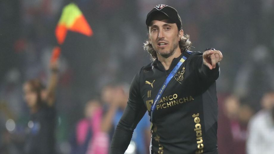 En Ecuador aseguraron que Colo Colo hizo oferta a Luis Zubeldía