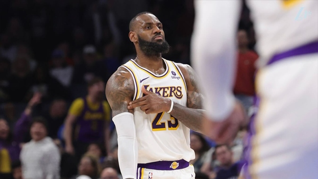 Lakers cortó su mala racha al batir a Thunder con un inspirado LeBron James