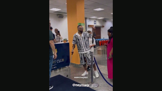 Neymar estrenó el crucero para su fiesta de tres días sobre el mar en Brasil