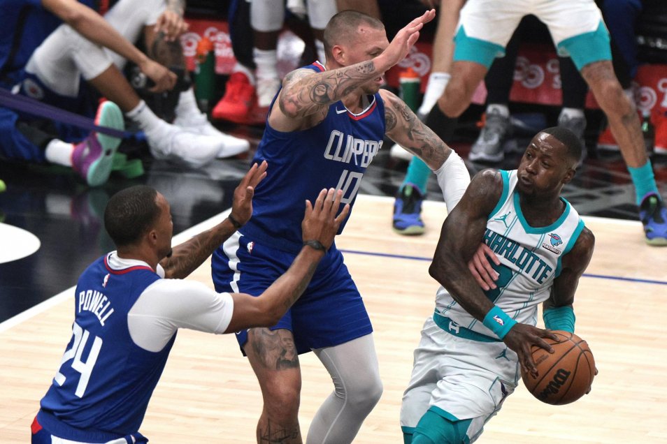 James Harden comandó el triunfo de los Clippers ante Charlotte