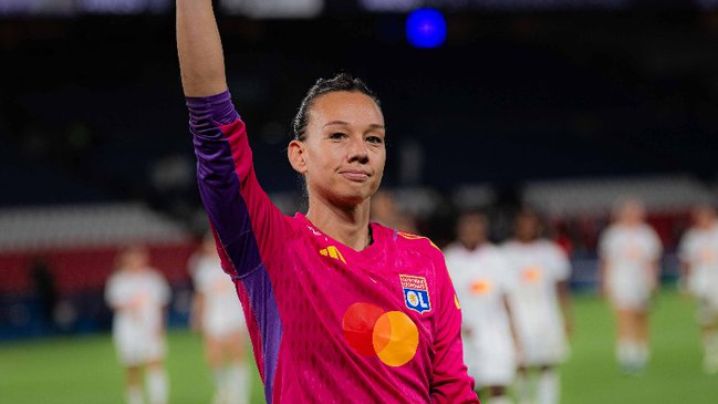 Christiane Endler entró al top 5 de las mejores arqueras del año para la IFFHS