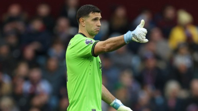 “Dibu” Martínez otra vez quedó segundo entre los mejores arqueros del año